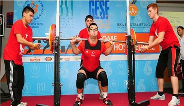 Görme engelli sporculardan Antalya çıkarması