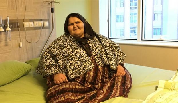 Halepli 350 kilo ağırlığındaki genç kız şifayı Türkiyede bulacak