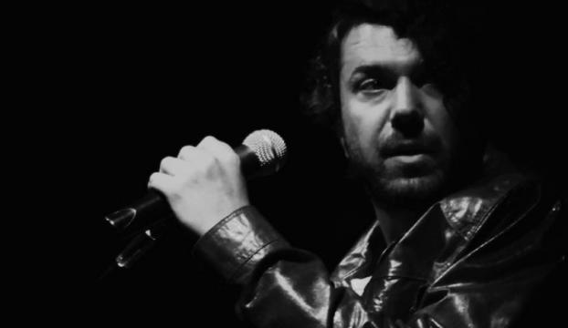 Şarkıcı Halil Sezai Paracıkoğlu &quot;silahla kasten yaralama&quot; suçundan tutuklandı