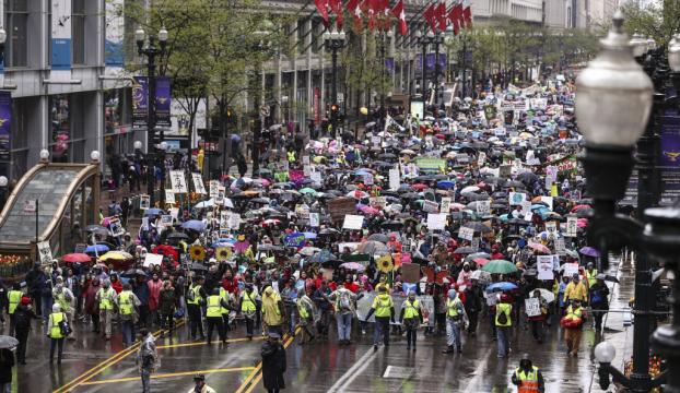 İklim değişikliği yürüyüşü Trump protestosuna dönüştü