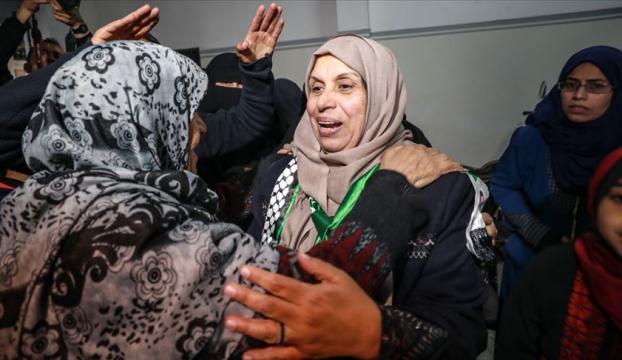 İsrail 60 yaşındaki Gazzeli kadını 2 yıl sonra serbest bıraktı