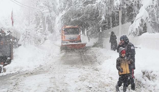 Ankara ve 12 ilde okullara kar tatili