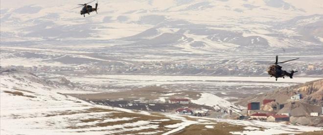 Türk Silahlı Kuvvetlerinin Karsta düzenlediği &quot;Kış-2021 Tatbikatı&quot; nefes kesiyor