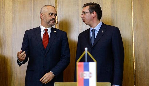 Arnavutluk Başbakanından Sırbistana tarihi ziyaret