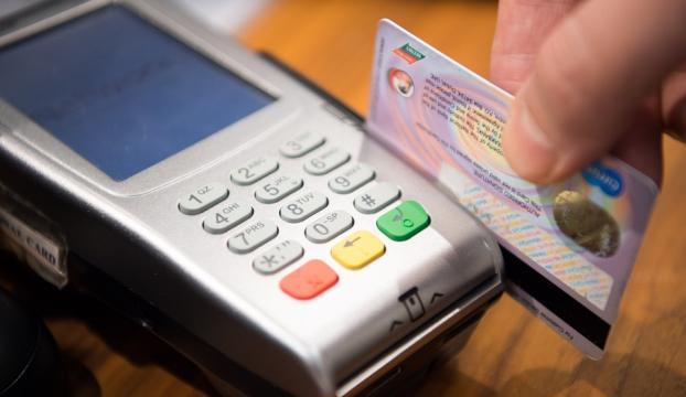 Bireysel kredi kartı borcu takibine alınanların sayısı azaldı