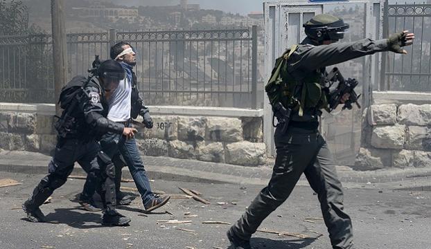 Kudüste göstericilere ateş açıldı
