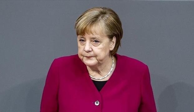 Merkel, Katar Emiri Al Sani ile Afganistandaki durumu görüştü
