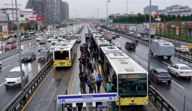 İETT, metrobüs kazalarını masaya yatırdı