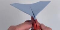 Mükemmel bir kağıt uçak nasıl yapılır?