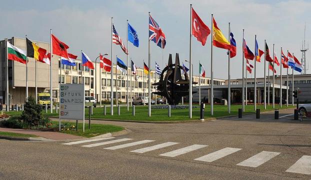 NATO toplantısına sokulan FETÖ üyesi boş salona konuştu