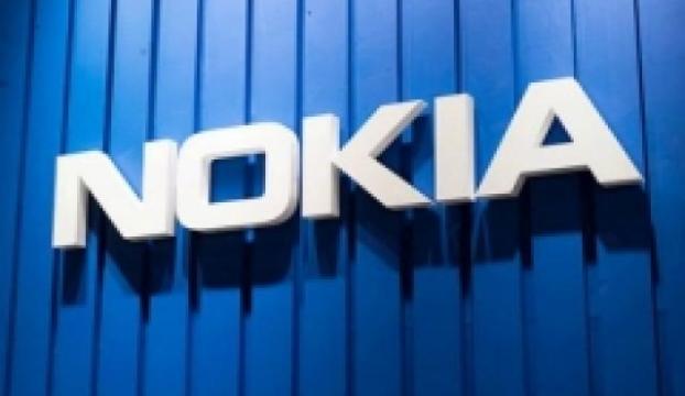 Nokia Androidli bir amiral gemisi ile dönüyor
