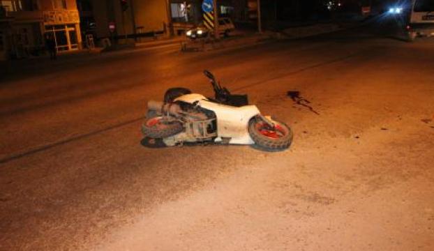 Otomobile çarpan motosikletin sürücüsü ağır yaralandı