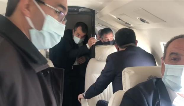 Bakan Pakdemirlinin içinde bulunduğu uçak arızalanarak Erhaç Havalimanına zorunlu iniş yaptı