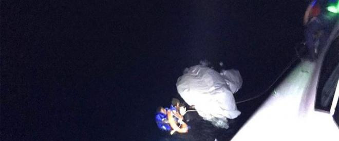 Ayvalık açıklarında sığınmacıları taşıyan bot battı