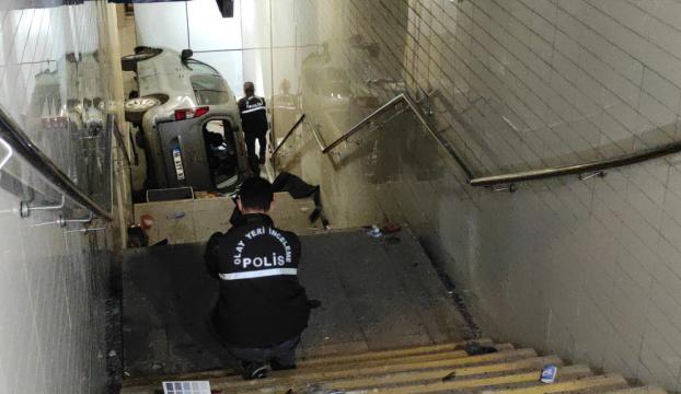 Bursada aracın metro alt geçidi merdivenlerine düşmesi sonucu bir kişi öldü