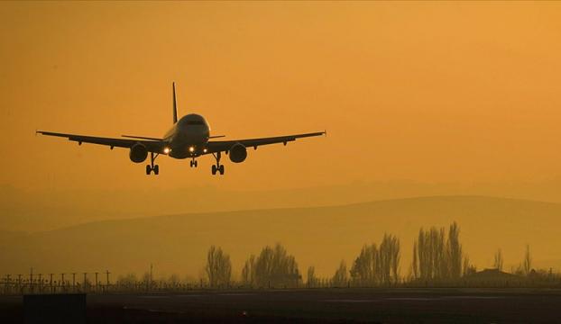 İrandan gelen uçak koronavirüs şüphesiyle Esenboğa Havalimanına indi!